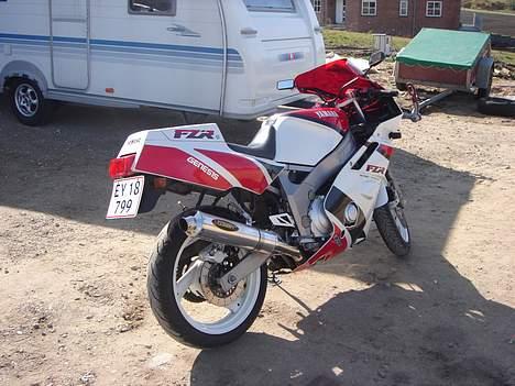 Yamaha FZR 600 billede 4