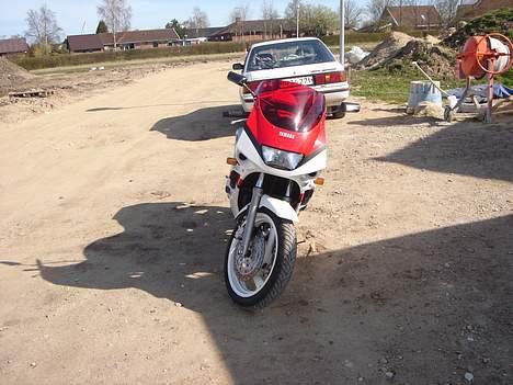 Yamaha FZR 600 billede 5