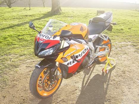 Honda cbr 1000rr fireblade (solgt) billede 10