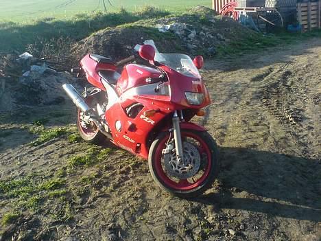 Yamaha FZR 400RR - Fzr 400RR kampklar billede 1