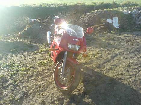 Yamaha FZR 400RR billede 7