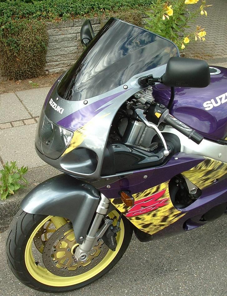 Suzuki GSX-R 750 T - Double bobble windscreen Puig billede 4