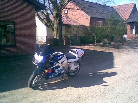 Suzuki GSXR 600 "solgt" billede 10