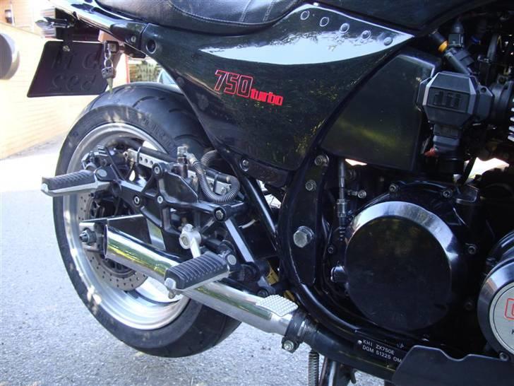 Kawasaki   Gpz 750 Turbo billede 8