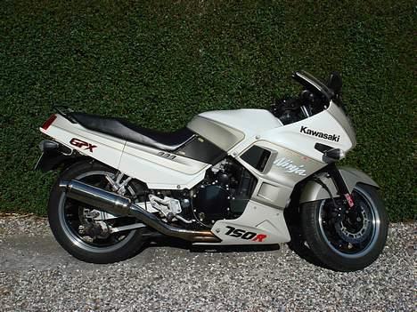 Kawasaki GPX 750R billede 4