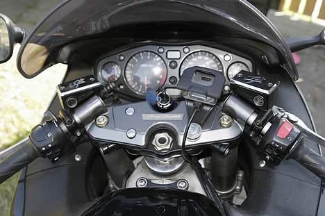 Suzuki GSX1300R - TomTom Raider mont. og crome bremse væske kapsler billede 4