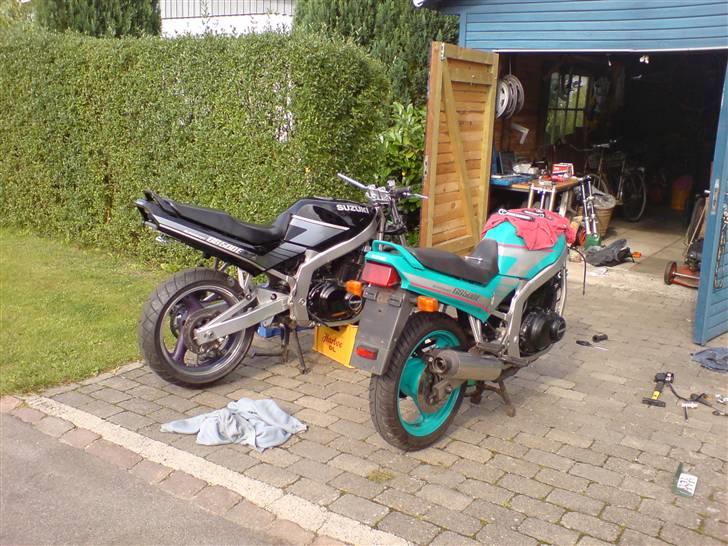 Suzuki gs 500 dele til salg - alle min dele skal på den se den her http://www.motorcykelgalleri.dk/html/gal_visbil.asp? billede 1