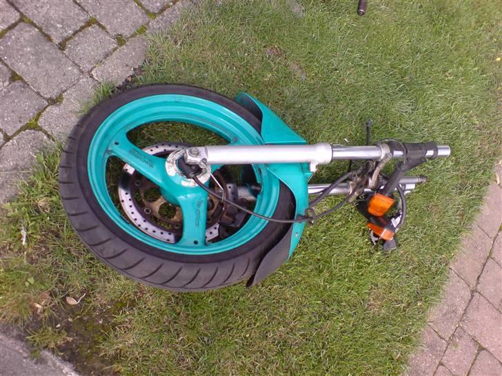 Suzuki gs 500 dele til salg - alle min dele skal på den se den her http://www.motorcykelgalleri.dk/html/gal_visbil.asp? billede 5