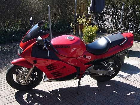 Suzuki RF 600R billede 3