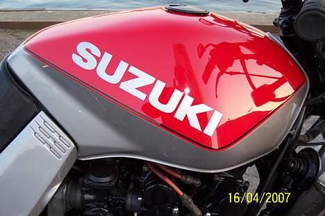 Suzuki Katana 650. SOLGT - Nylakeret med 3 gange klarlak billede 8