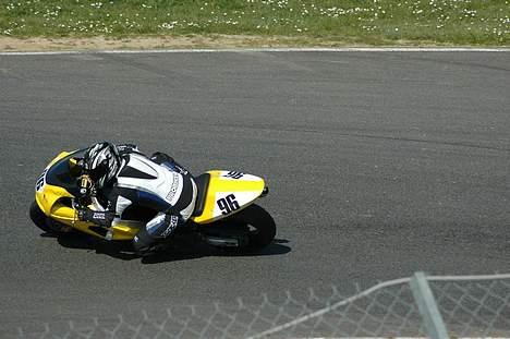 Suzuki GSXR "600" SRAD - SOLGT - - med K1 kåbe monteret - taget i frankrig Circuit Val de Vienne billede 8