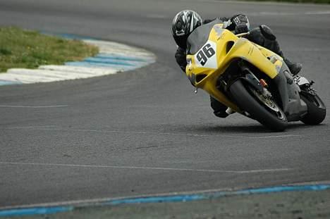 Suzuki GSXR "600" SRAD - SOLGT - - med K1 kåbe monteret - taget i frankrig Circuit Val de Vienne billede 10