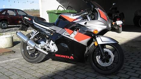 Honda CBR 600 F2 billede 1