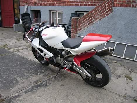 Yamaha R1 (Baneracer) billede 2