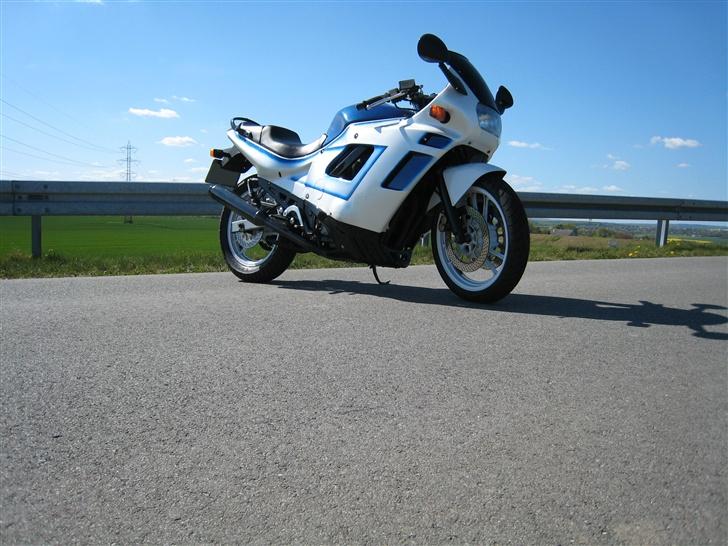 Suzuki GSX 600F ( Solgt ) - Kig resten af de nye billeder i mit fotoalbum billede 2