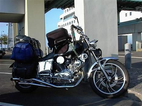 Yamaha xv 750 se special ombygni - På vej til bornholm man må jo huske og have alt med på ferien  billede 2