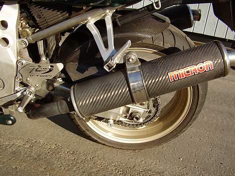 Suzuki TL1000S *SOLGT* - Carbon hugger og potter, den lyd er bare for fed. billede 4