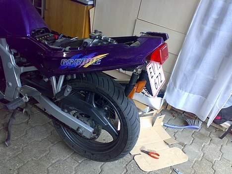 Suzuki GS500E *SOLGT* - Så begyndte arbejdet på bagenden, hjemmelavet nummerpladeholder skulle på og bagskærm kortes ned billede 9