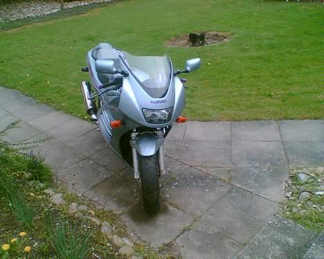 Suzuki RF 600 R billede 2