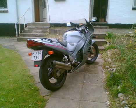 Suzuki RF 600 R billede 3