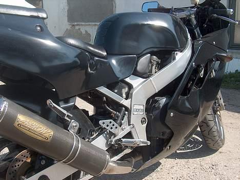 Suzuki gsx r 400 r  billede 9