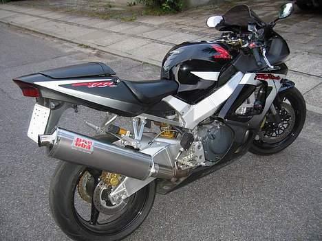 Honda CBR 900RR Fireblade billede 2