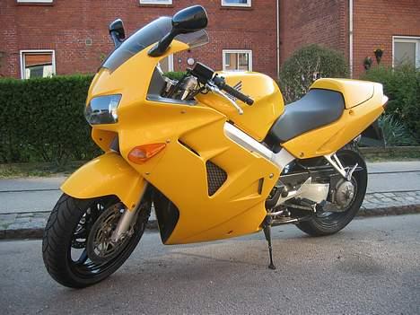 Honda VFR800 *SOLGT* billede 1