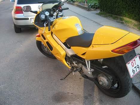 Honda VFR800 *SOLGT* billede 2