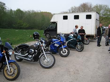 Suzuki GS 500 F (SOLGT) - Min MC ved Lundby Krat April 2007 - Sammen med et par VFR´ billede 13