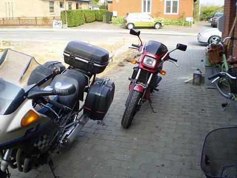 Honda VF400F  totalskadet billede 12