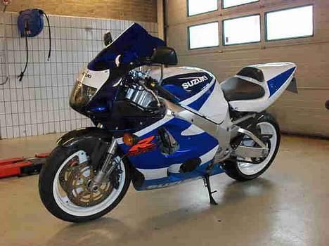 Suzuki Gsxr 750 (SOLGT) billede 2