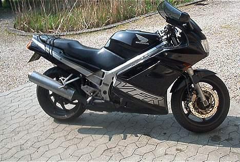 Honda VFR 750 F - Sidefoto  billede 6