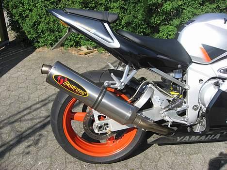 Yamaha yzf r6 billede 9