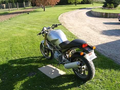 Ducati Monster 750 (Solgt.) billede 7