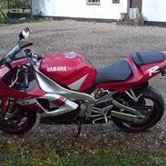 Yamaha YZF R1