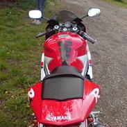 Yamaha YZF R1