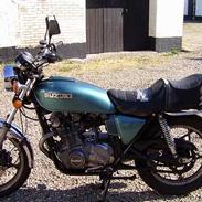 Suzuki GS 400 L. *SOLGT*