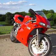 Ducati 748s