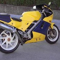Honda VFR 400 R NC 24 - Solgt -
