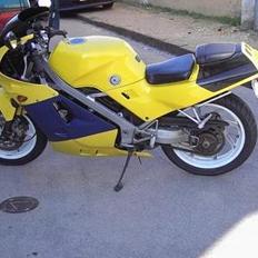 Honda VFR 400 R NC 24 - Solgt -