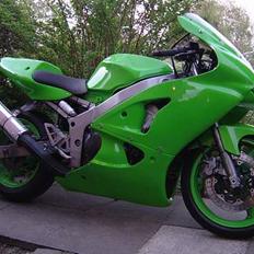 Kawasaki ZX6R Baneracer *solgt*