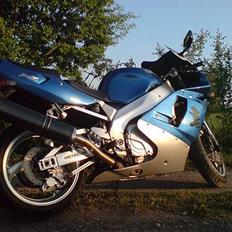 Yamaha YZF 750 R **Solgt** 