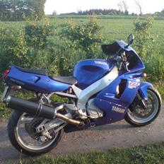 Yamaha YZF 750 R **Solgt** 