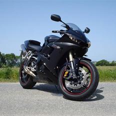 Yamaha R6S