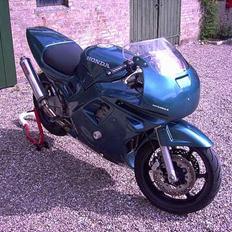 Honda CBR 600 F2 Banejern