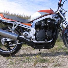 Suzuki gsx-r 1100 Naked bike