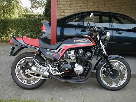 Honda CBR 1100 XX - Min anden kærlighed "Brutalis" En Boldor fra 84  Billedet er fra før renoveringen billede 7