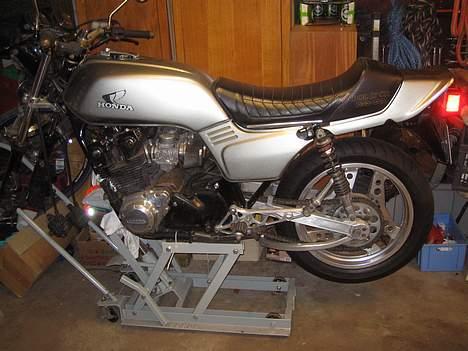 Honda CBR 1100 XX - Brutalis er nylakeret og ved at blive samlet. håber han bliver klar i år billede 9