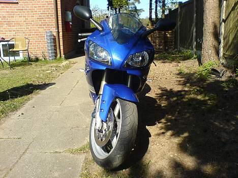 Yamaha R1 - Så kom den nye kåbe på... billede 9