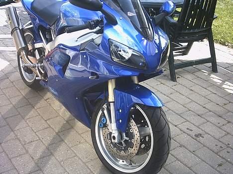 Yamaha R1 billede 5